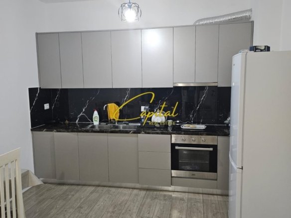 APARTAMENT ME QERA 1+1 XHAMLLIKU 500 EURO