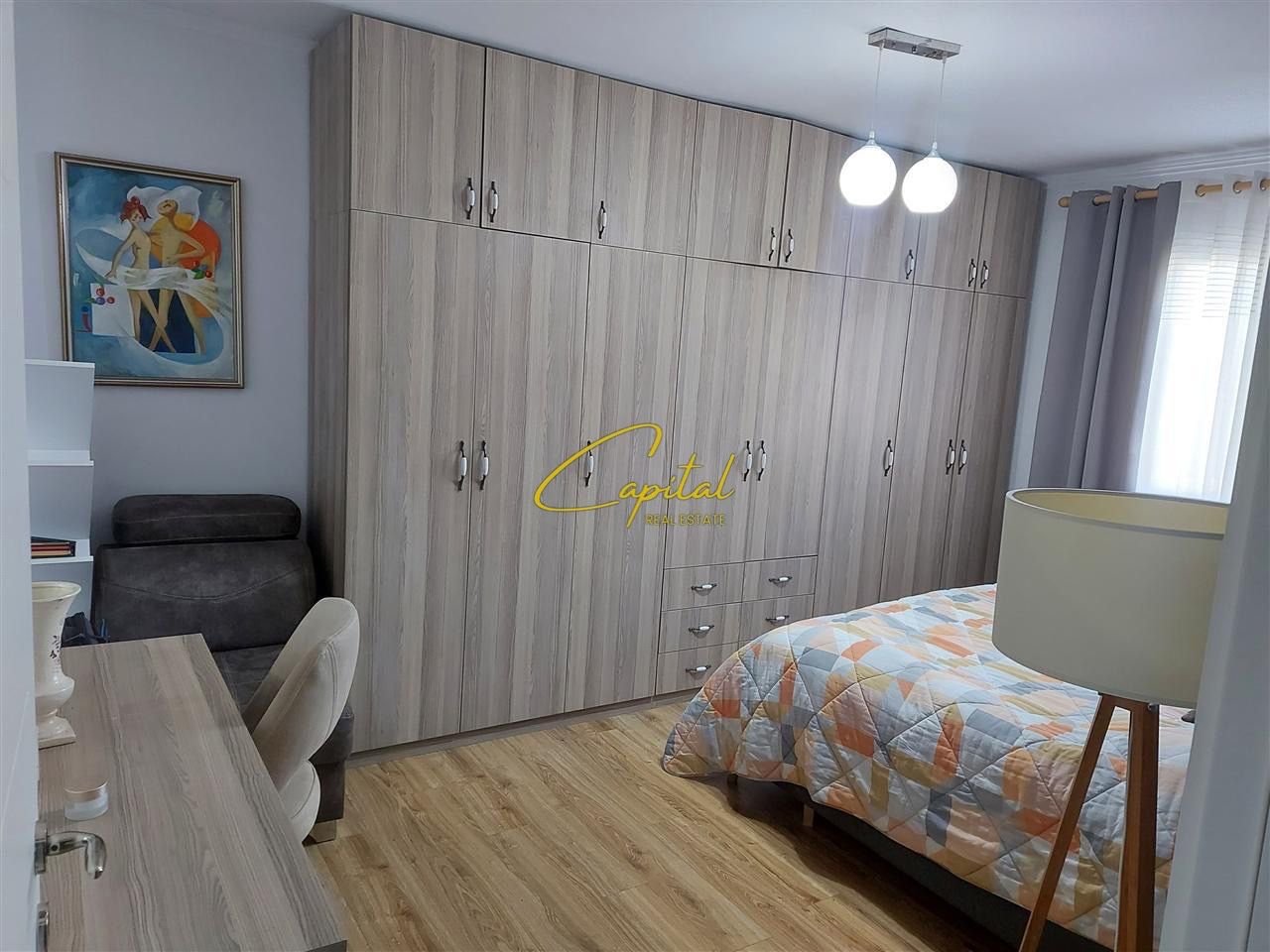 APARTAMENT ME QERA 2+1 SPITALI QSUT 50.000 LEKE