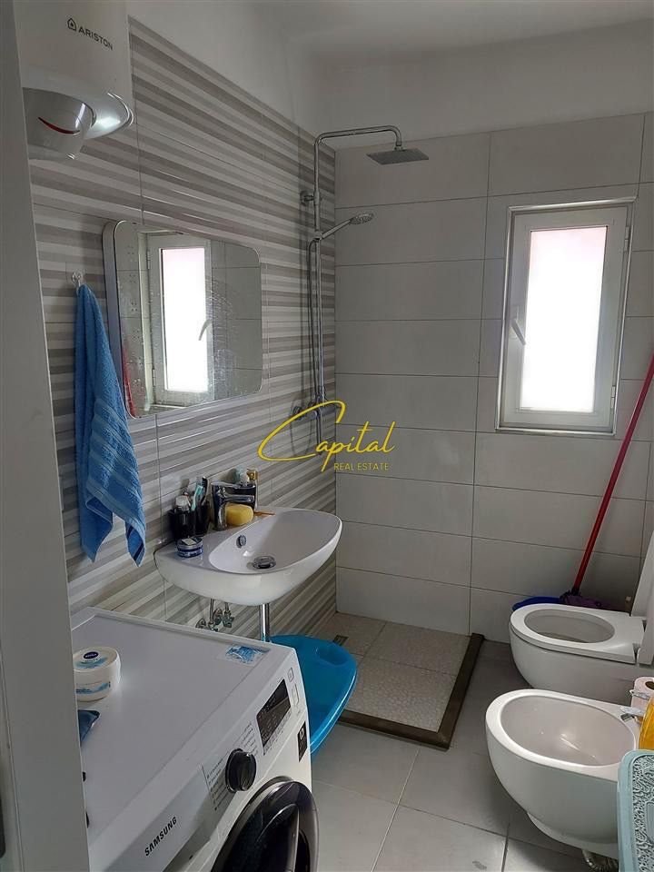 APARTAMENT ME QERA 2+1 SPITALI QSUT 50.000 LEKE