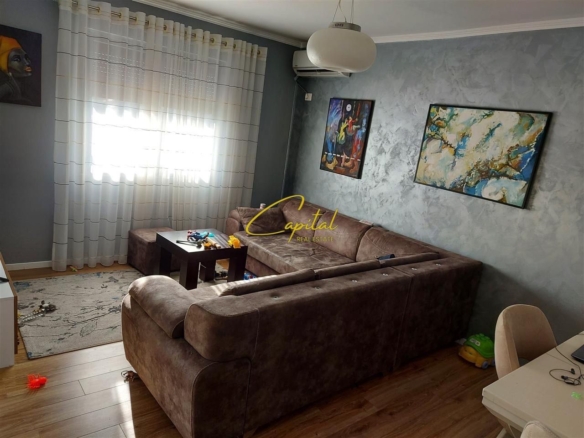 APARTAMENT ME QERA 2+1 SPITALI QSUT 50.000 LEKE