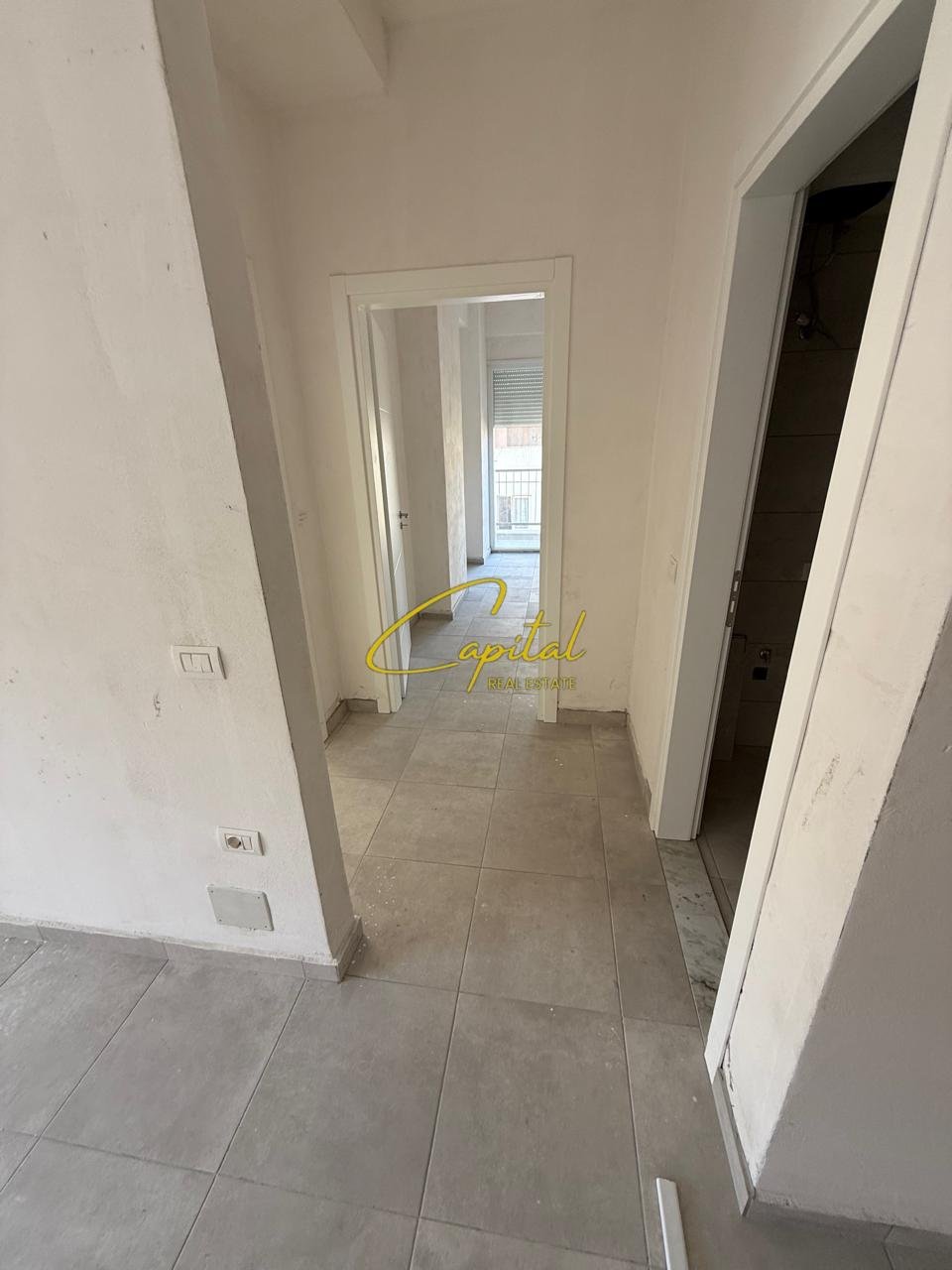 WhatsApp Image 2025-08-27 at 1.45.35 PM ZYRE ME QERA 85 M2 BRRYLI 45.000 LEKE