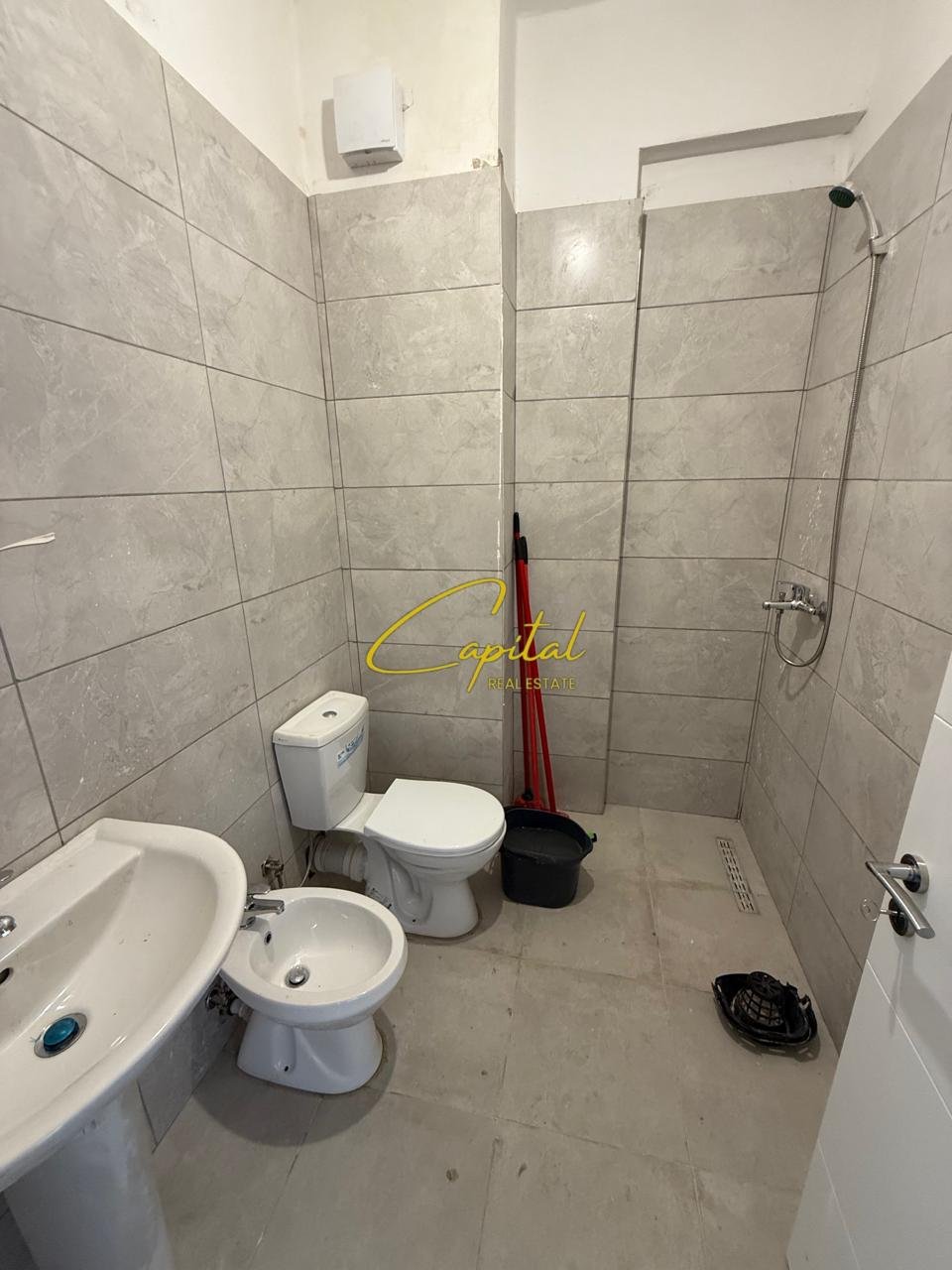 WhatsApp Image 2025-08-27 at 1.46.08 PM SHITET APARTAMENT 2+1 BRRYLI 180.000 EURO