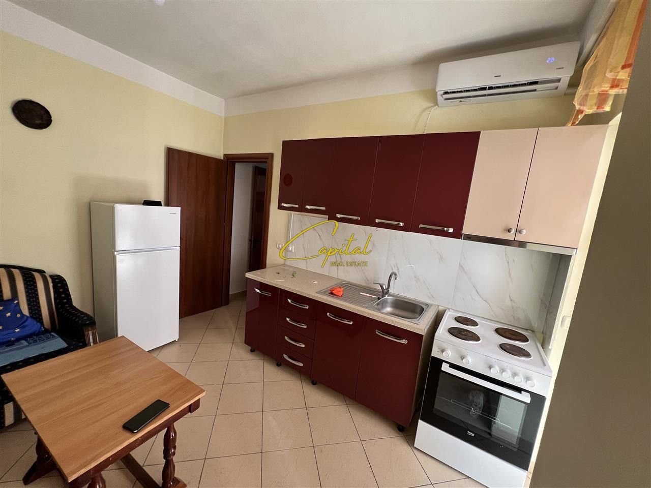 APARTAMENT ME QERA 1+1 5 MAJI 450 EURO