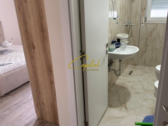 APARTAMENT ME QERA 2+1+2 5 MAJI 60.000 LEKE