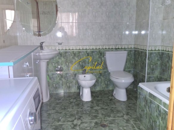 APARTAMENT ME QERA 3+1+2 RRUGA E DIBRES 700 EURO