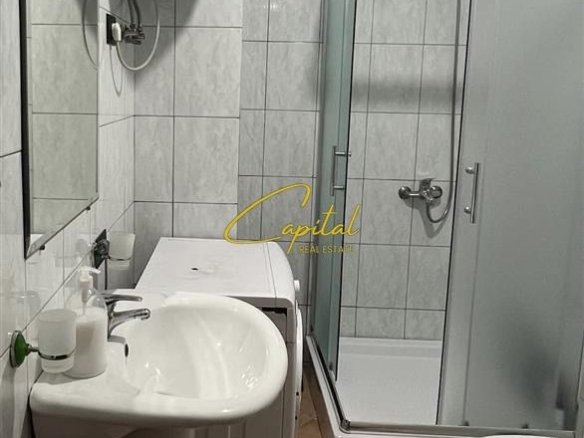 APARTAMENT ME QERA 1+1 ISH STACIONI TRENIT 700 EURO