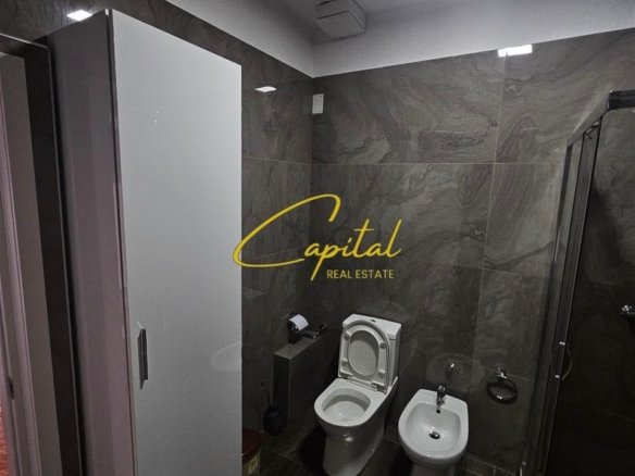 APARTAMENT ME QERA 2+1 RRUGA KONGRESI I MANASTIRIT 50.000 LEKE