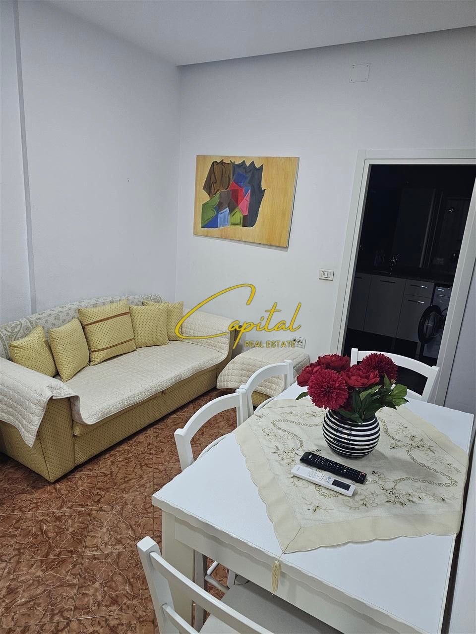 APARTAMENT ME QERA 2+1 RRUGA KONGRESI I MANASTIRIT 50.000 LEKE