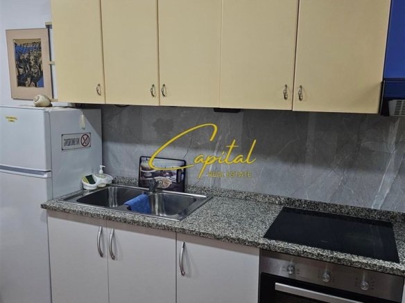 APARTAMENT ME QERA 2+1 RRUGA KONGRESI I MANASTIRIT 50.000 LEKE