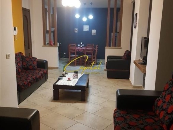 APARTAMENT ME QERA 2+1 QENDER 60.000 LEKE