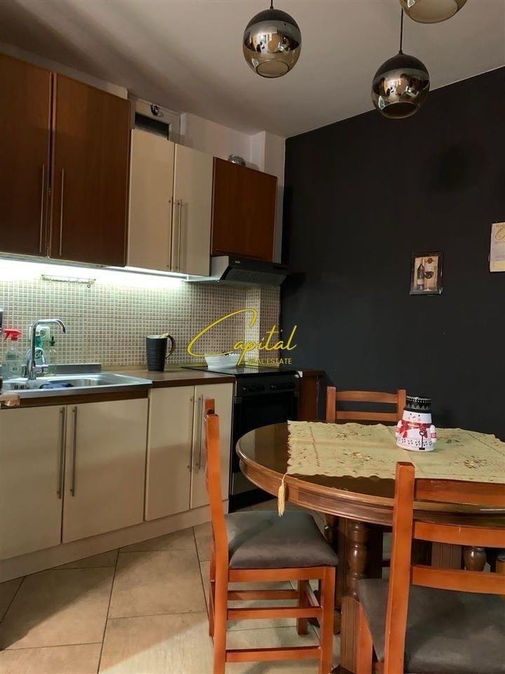 APARTAMENT ME QERA 2+1 QENDER 60.000 LEKE