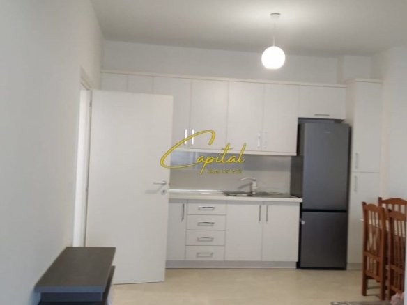 APARTAMENT ME QERA 2+1 21 DHJETORI 700 EURO
