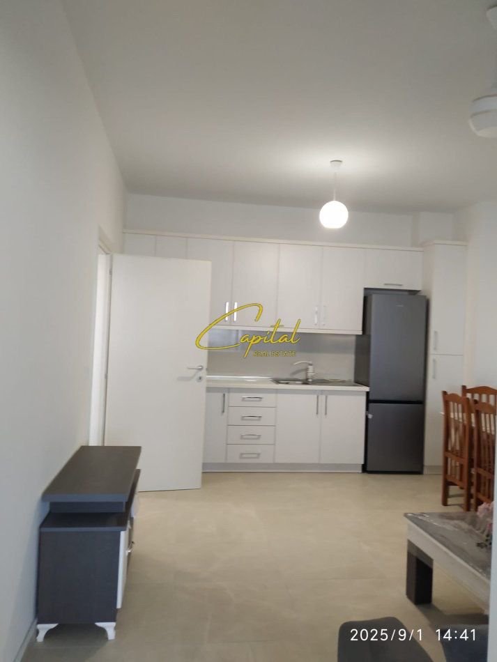 APARTAMENT ME QERA 2+1 21 DHJETORI 700 EURO