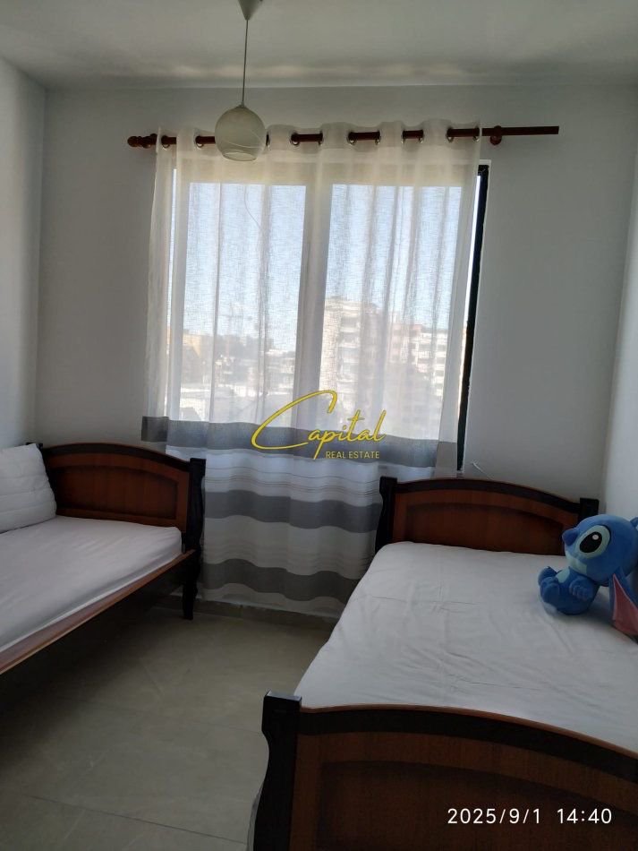 APARTAMENT ME QERA 2+1 21 DHJETORI 700 EURO