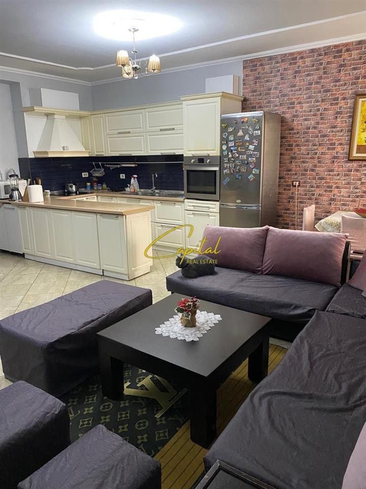 SHITET APARTAMENT 2+1 FRESKU 16.500.000 LEKE