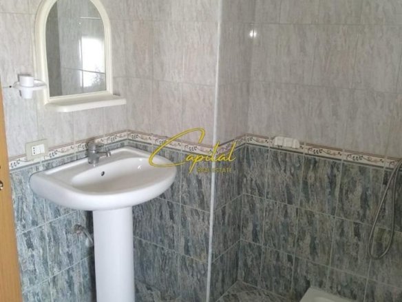 APARTAMENT ME QERA 1+1 RRUGA KONGRESI I MANASTIRIT 52.000 LEKE