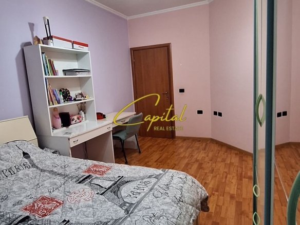 APARTAMENT ME QERA 3+1+2 BRRYLI 700 EURO