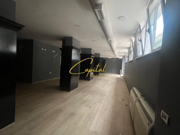 AMBIENT BIZNESI ME QERA 240 M2 PAZARI I RI 950 EURO