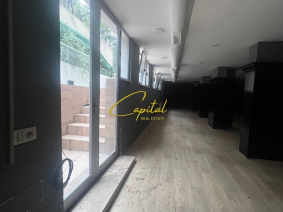 AMBIENT BIZNESI ME QERA 240 M2 PAZARI I RI 950 EURO