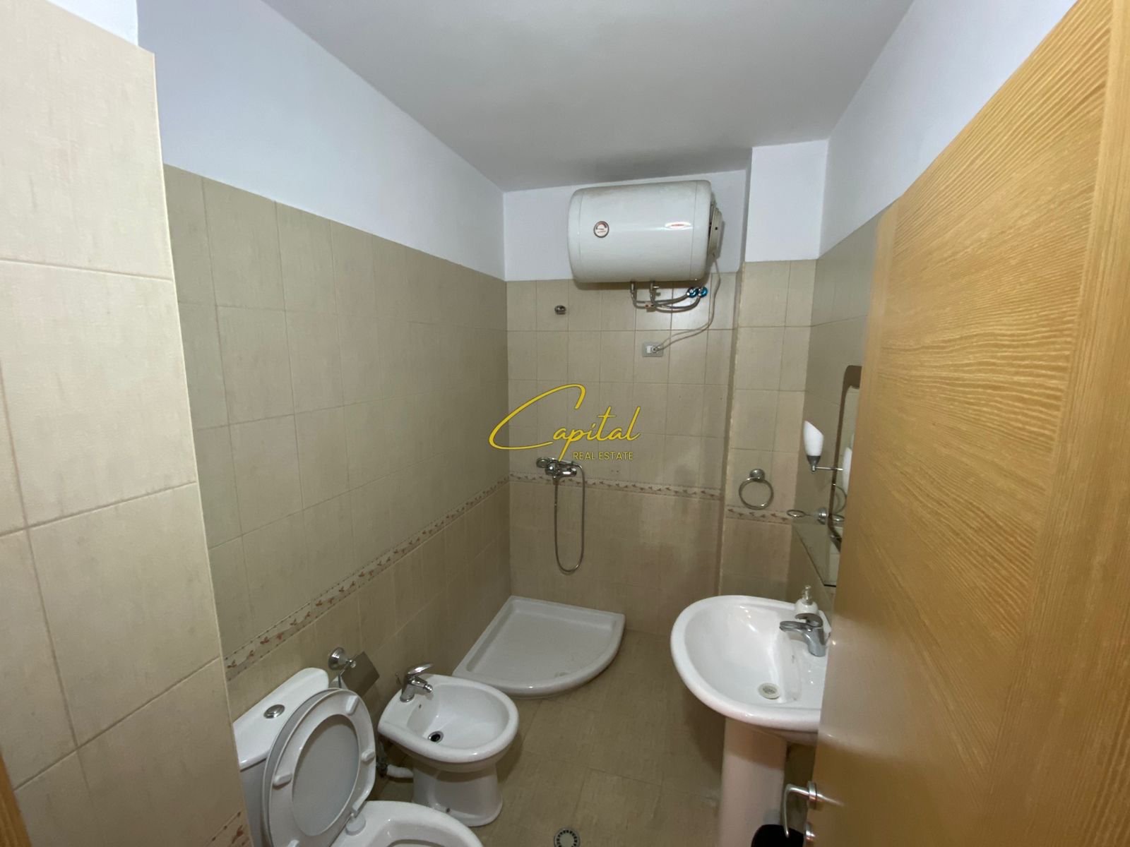 APARTAMENT ME QERA 2+1 ISH STACIONI TRENIT 600 EURO