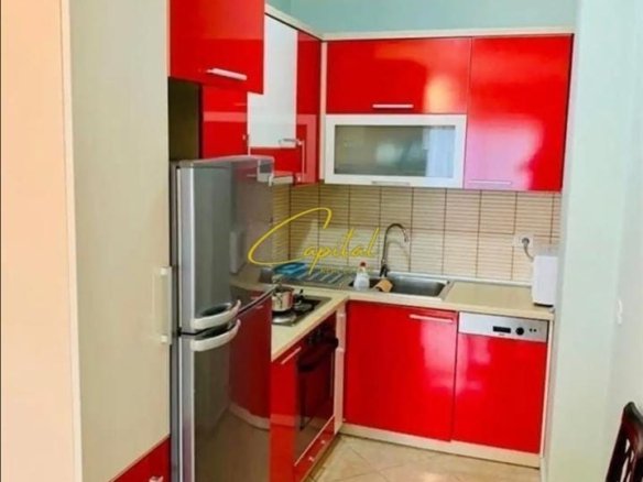 APARTAMENT ME QERA 1+1 21 DHJETORI 55.000 LEKE