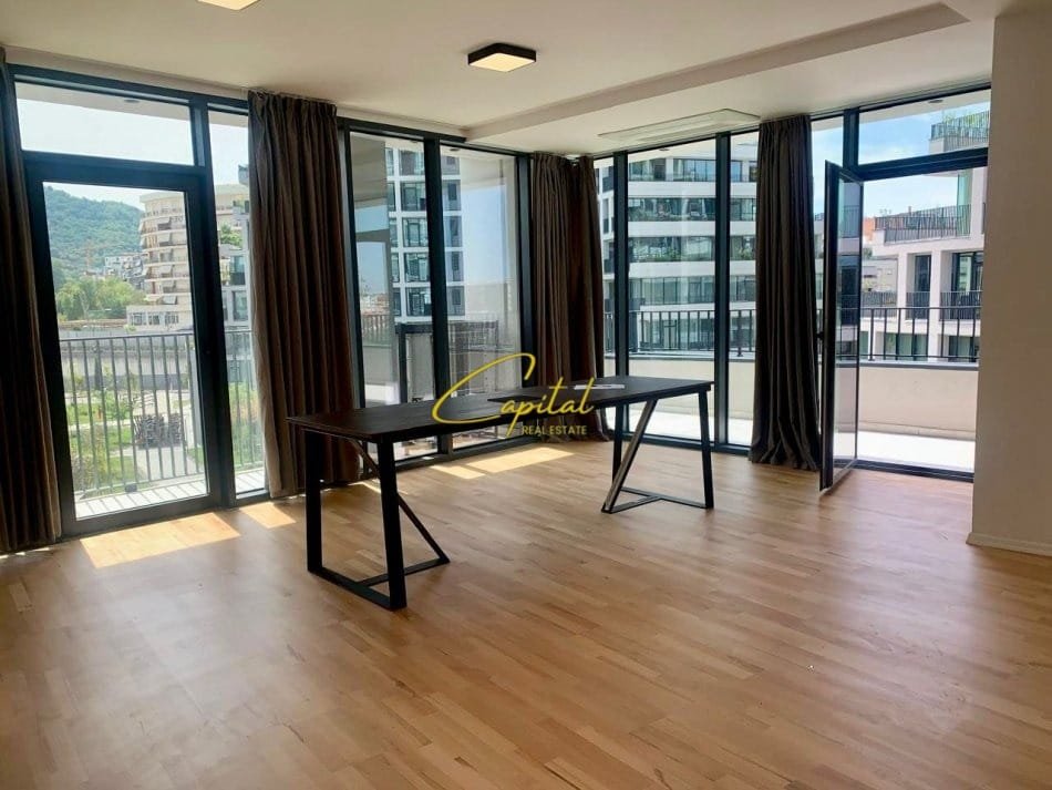 AMBIENT BIZNESI ME QERA 160 M2 KOMPLEKSI LAKE VIEW 1.850 EURO