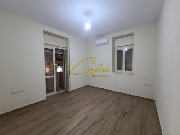 ZYRE ME QERA 75 M2 BULEVARDI ZOGU I 100.000 LEKE
