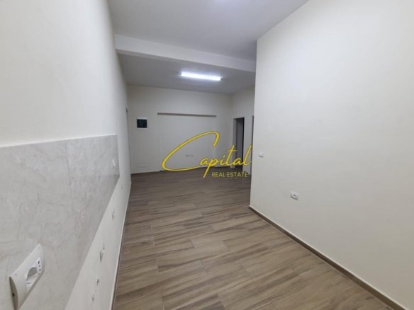 ZYRE ME QERA 75 M2 BULEVARDI ZOGU I 100.000 LEKE