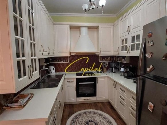 SHITET APARTAMENT 2+1 KINOSTUDIO 140.000 EURO