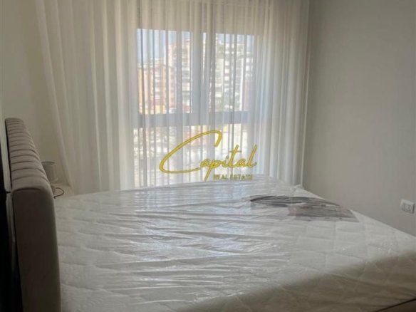 APARTAMENT ME QERA 1+1 PAZARI I RI 650 EURO