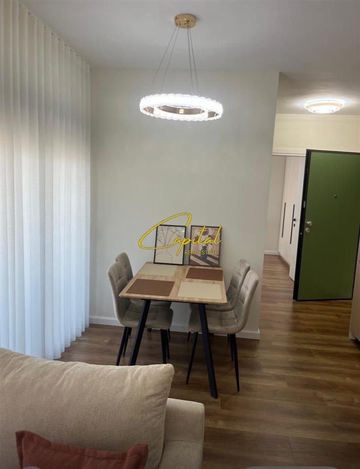 APARTAMENT ME QERA 1+1 PAZARI I RI 650 EURO