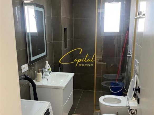 APARTAMENT ME QERA 1+1 PAZARI I RI 650 EURO