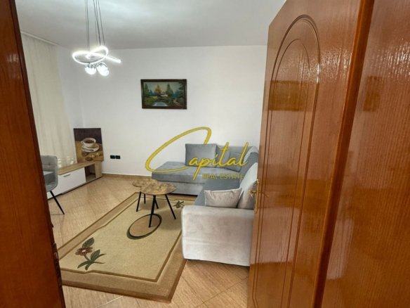 APARTAMENT ME QERA 3+1 RRUGA SIRI KODRA 500 EURO