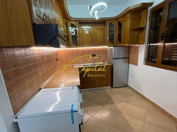 APARTAMENT ME QERA 3+1 RRUGA SIRI KODRA 500 EURO