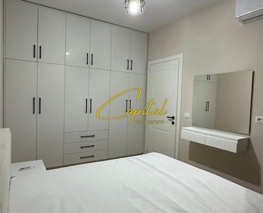 APARTAMENT ME QERA 1+1 RRUGA 5 MAJI 60.000 LEKE
