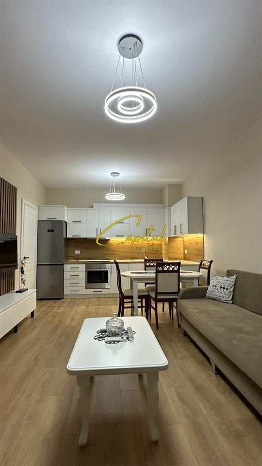 WhatsApp Image 2025-09-10 at 10.36.06 AM (1) APARTAMENT ME QERA 1+1 RRUGA 5 MAJI 60.000 LEKE