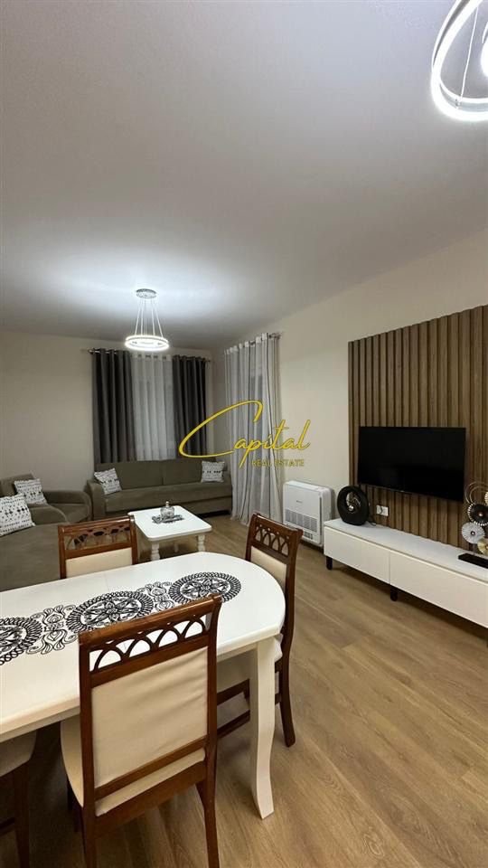 WhatsApp Image 2025-09-10 at 10.36.06 AM (2) APARTAMENT ME QERA 1+1 RRUGA 5 MAJI 60.000 LEKE