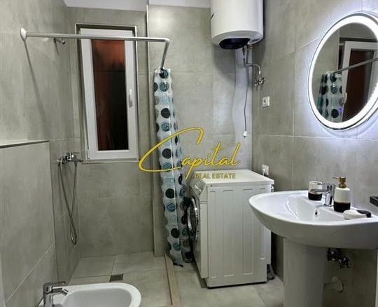 APARTAMENT ME QERA 1+1 RRUGA 5 MAJI 60.000 LEKE