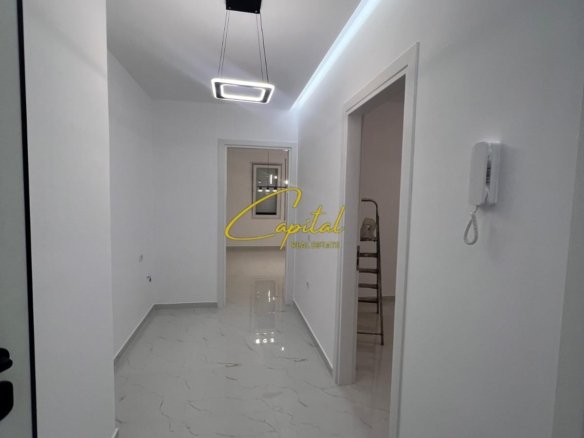 ZYRE ME QERA 86 M2 RRUGA 5 MAJI 510 EURO