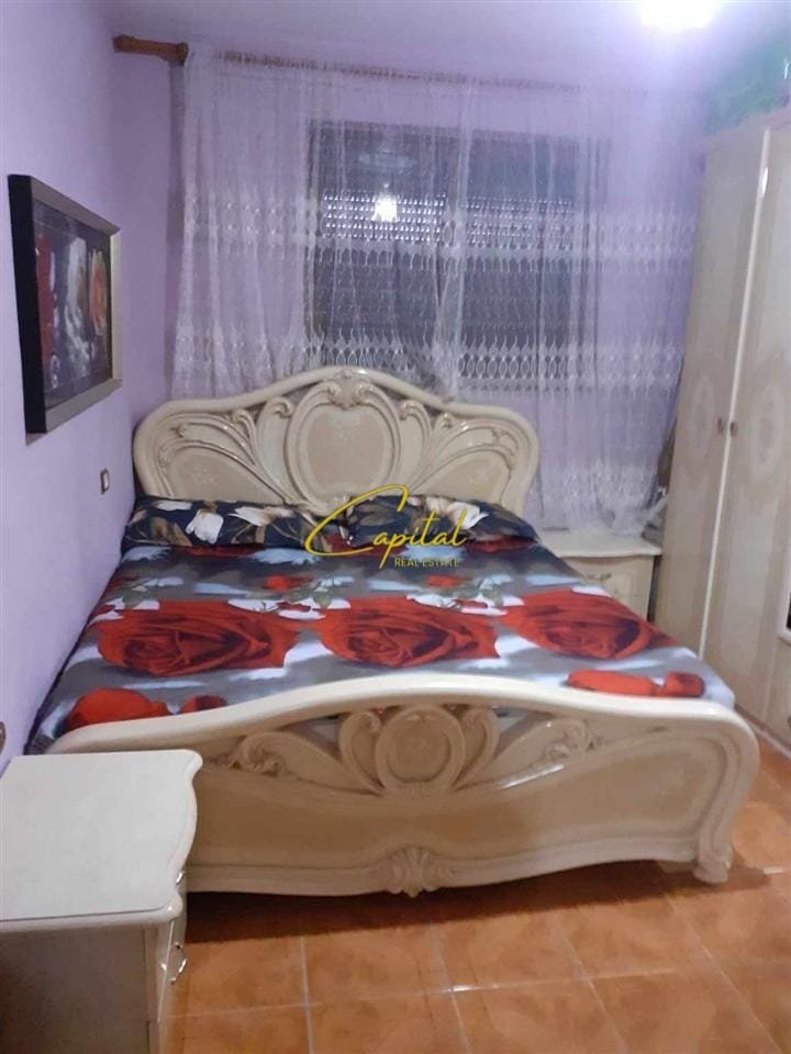 APARTAMENT ME QERA 1+1 KINOSTUDIO 40.000 LEKE