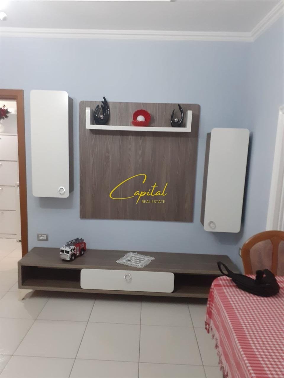 APARTAMENT ME QERA 1+1 KINOSTUDIO 40.000 LEKE