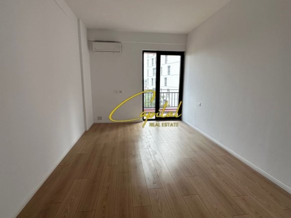 ZYRE ME QERA 119 M2 RRUGA E DIBRES 600 EURO