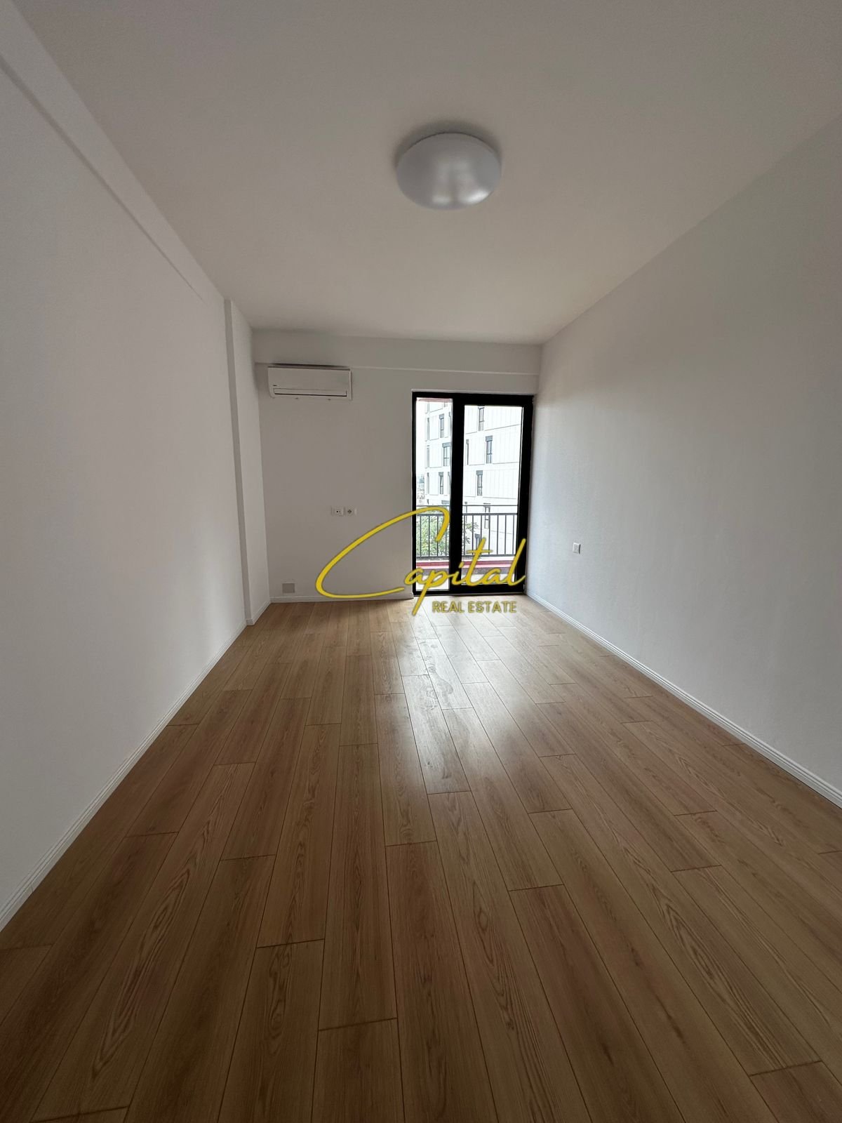 ZYRE ME QERA 119 M2 RRUGA E DIBRES 600 EURO