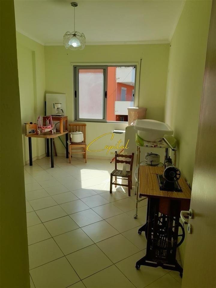 APARTAMENT ME QERA 2+1 FRESKU 520 EURO