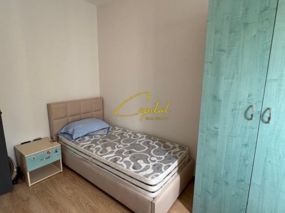 APARTAMENT ME QERA 2+1 ISH TREGU ELEKTIRK 600 EURO