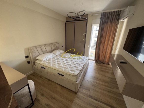 APARTAMENT ME QERA 1+1 RRUGA NDRE MJEDA 60.000 LEKE