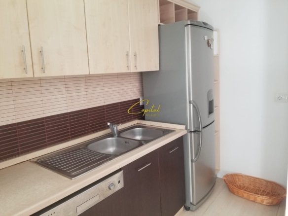 APARTAMENT ME QERA 2+1 ISH BLLOKU 800 EURO