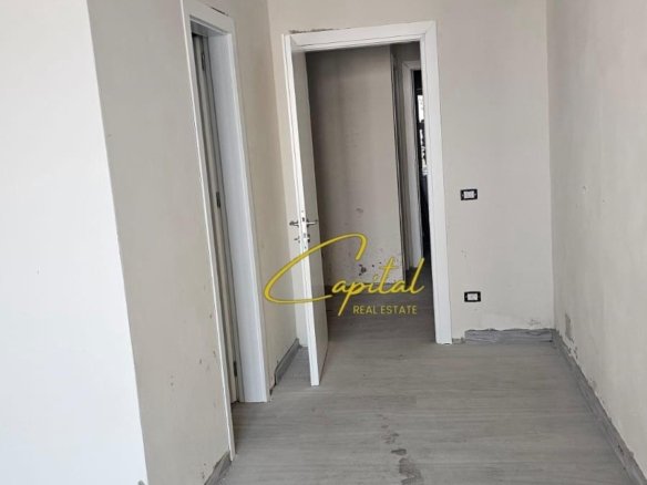 ZYRE ME QERA 152 M2 REZIDENCA MINE PEZA 1000 EURO