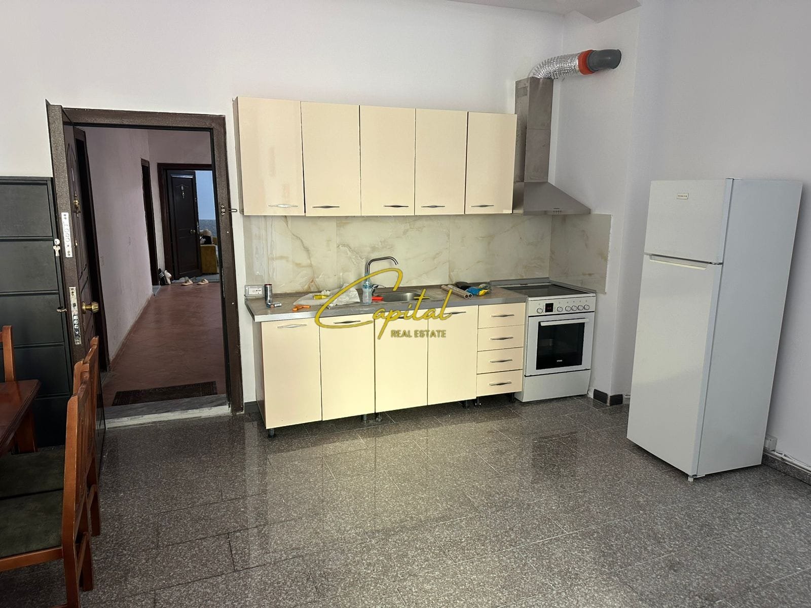 APARTAMENT ME QERA 2+1 RRUGA JORDAN MISJA 650 EURO