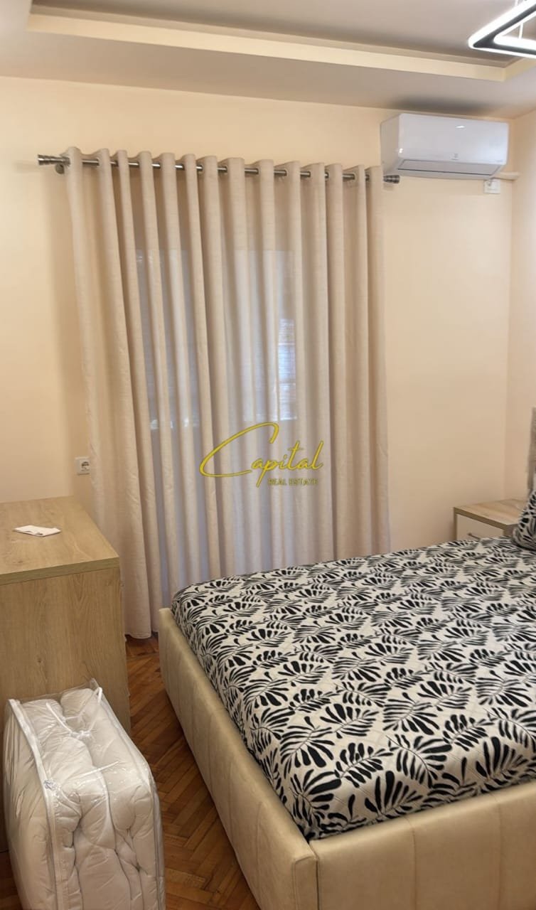 APARTAMENT ME QERA 1+1 RRUGA E DIBRES 60.000 LEKE